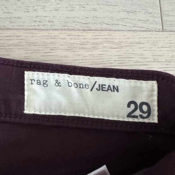Rag & Bone woman’s Skinny Jean in distressed wine color size 29 - Picture 6 of 8